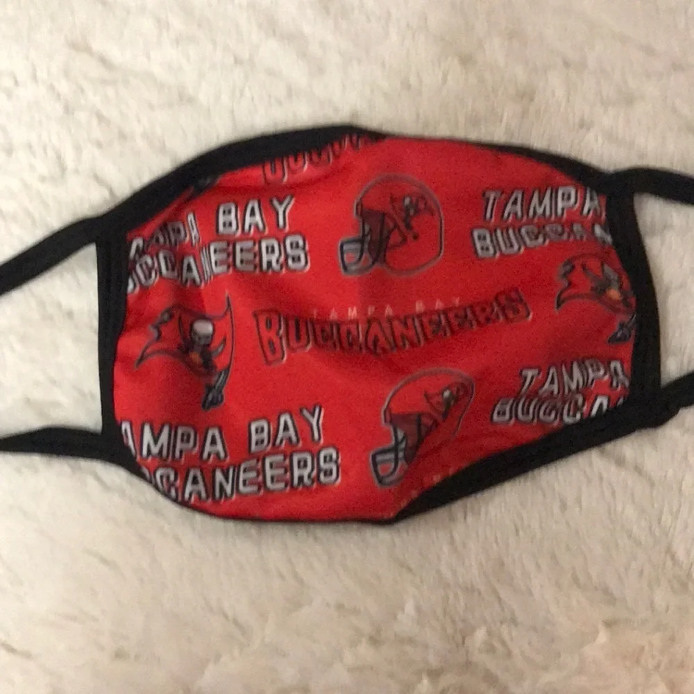 6/$20 New Tampa Bay Buccaneers face mask